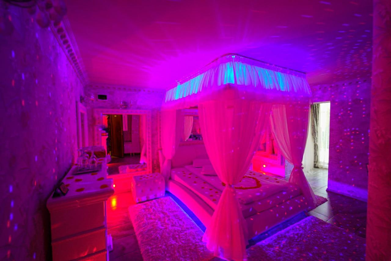 Anadi Hotel Boutique Only Adult Braşov Exterior foto