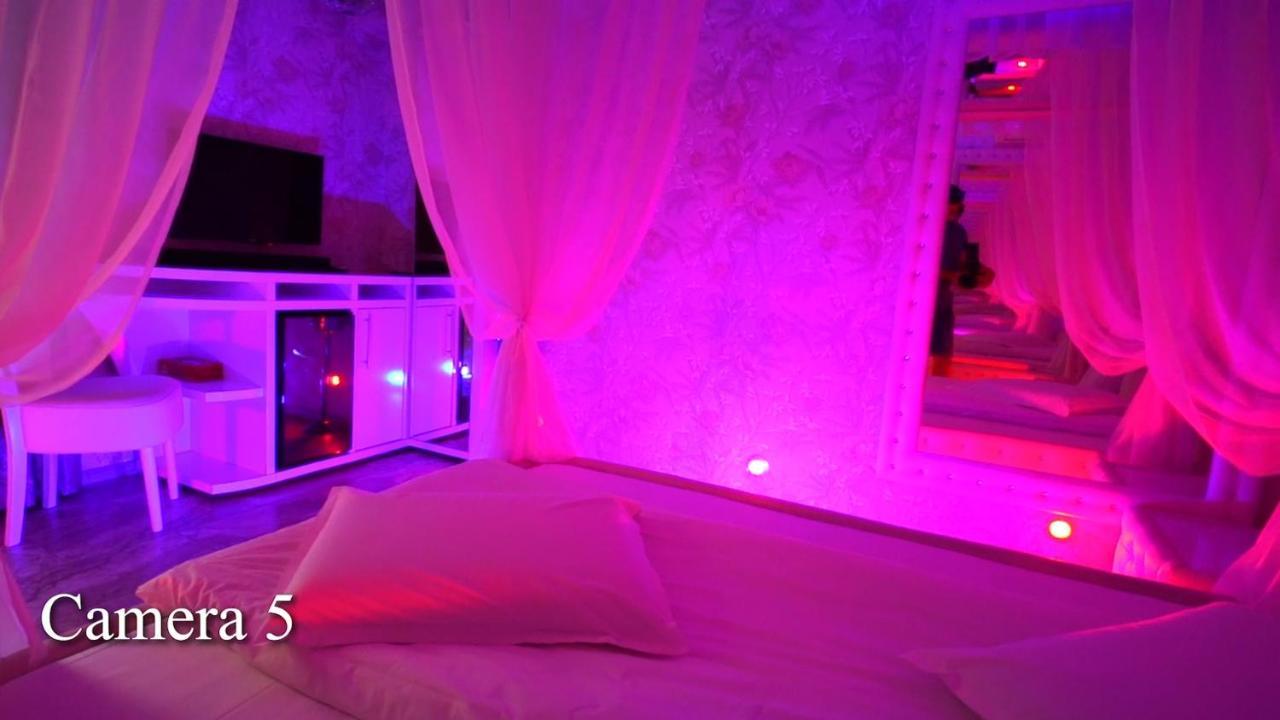 Anadi Hotel Boutique Only Adult Braşov Exterior foto