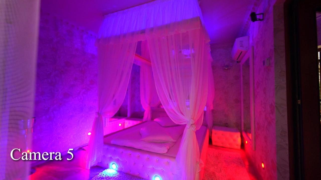 Anadi Hotel Boutique Only Adult Braşov Exterior foto