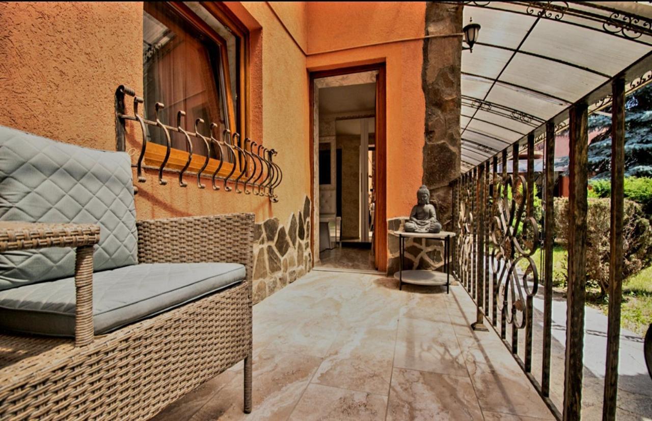 Anadi Hotel Boutique Only Adult Braşov Exterior foto
