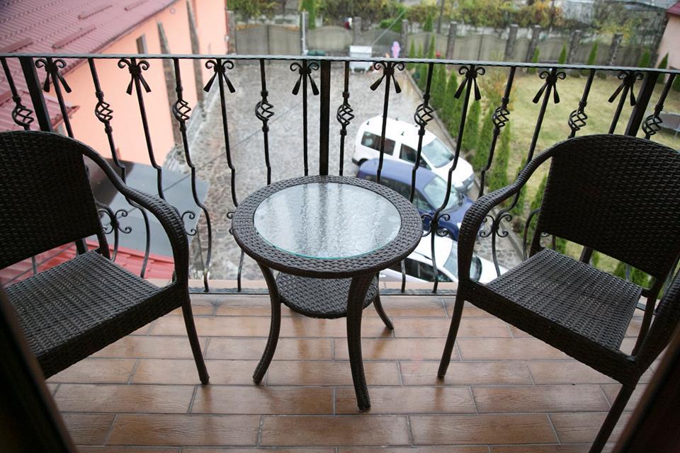 Anadi Hotel Boutique Only Adult Braşov Exterior foto